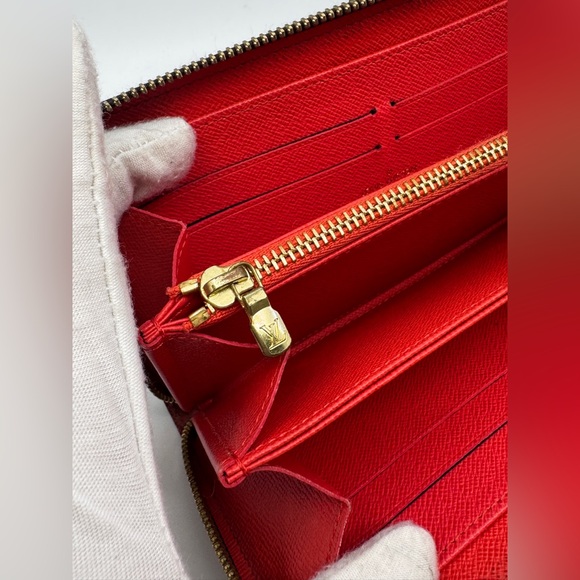 Authentic Louis Vuitton Damier Evasion Zippy Wallet N61240 - Picture 9 of 11